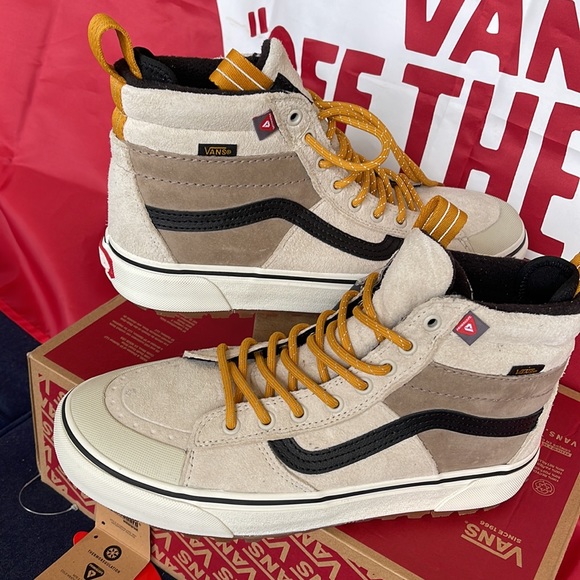 Vans Sk8-Hi Mte-2
Utility Pop White Multi
VNOA5HZZJ5K
Men’s boots - sneakers - Picture 11 of 16